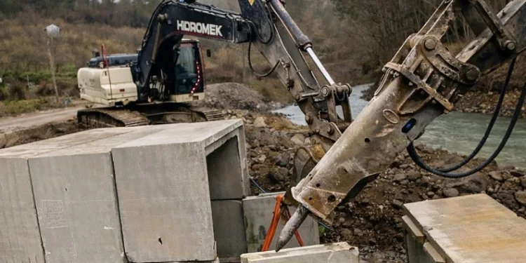 Yedigöller grup yolunda kutu menfezler yerleştiriliyor