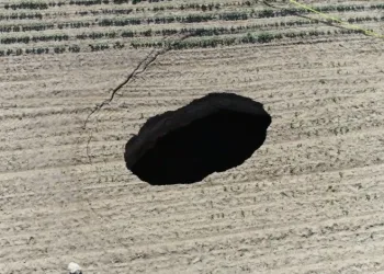 Aksaray’da korkutan obruk tehlikesi: 9’u büyük 86 obruk var