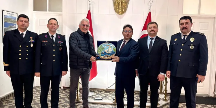 Marmaris’te 44 yıldır doğa için emek veren çevreciye, Kaymakam Kaya’dan teşekkür