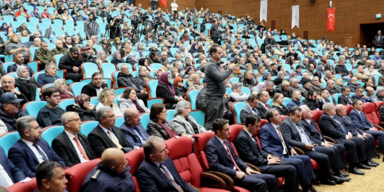 Uşak’ta ‘Yüzyılın Konut Projesi’nin kuraları çekildi