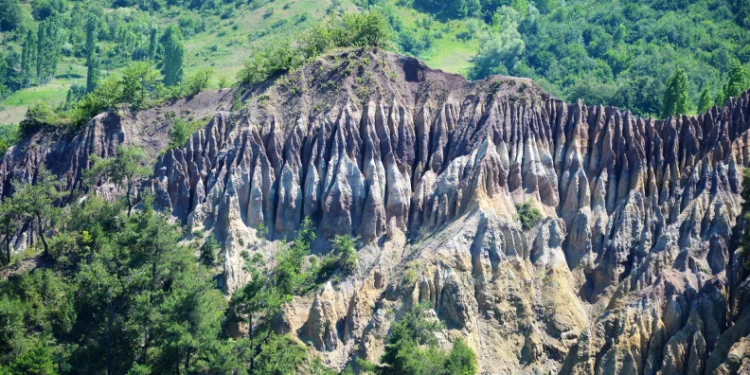 Tokat’taki Dilim Kayalar Tabiat Anıtı olarak tescillendi
