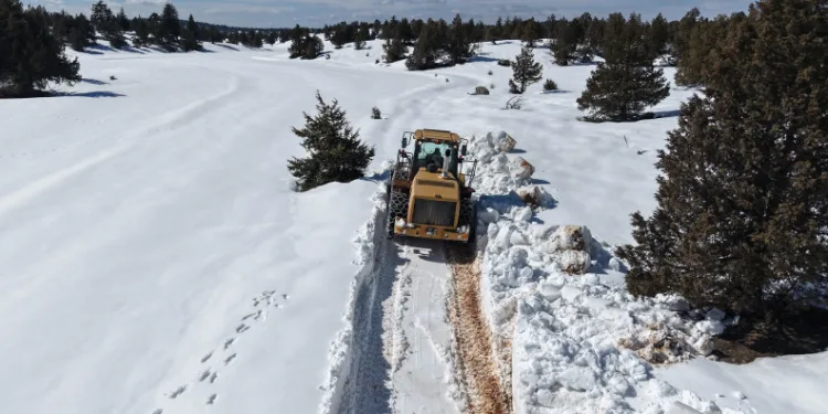 Kahramanmaraş’ta yol açma ve onarım çalışmaları sürüyor