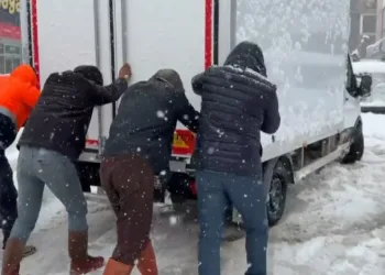 Erzincan’da kardan 516 köy yolu ulaşıma kapandı