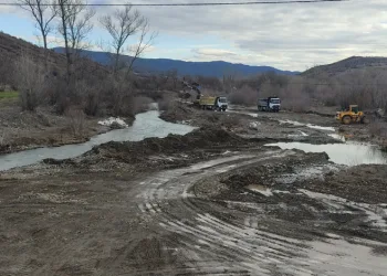 Çorum’da ulaşıma kapanan yolda ulaşım geçici köprüden sağlanacak