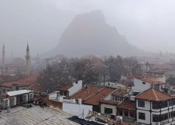 Afyonkarahisar’da kar yağışı