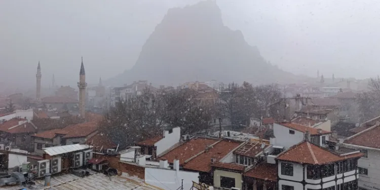 Afyonkarahisar’da kar yağışı