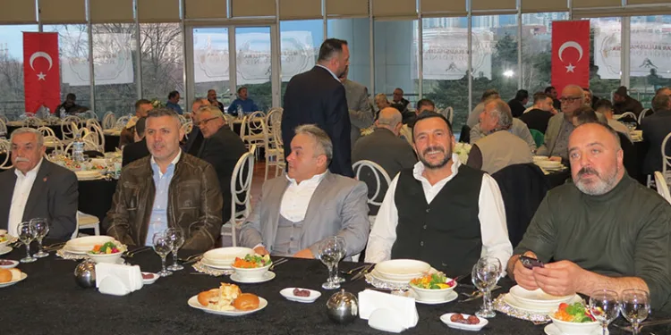 Bursa’da er meydanının ağaları iftarda buluştu