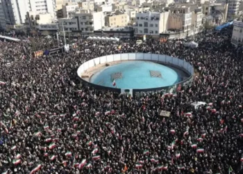 Tahran meydanları Mücteba Hamaney’e biat için doldu
