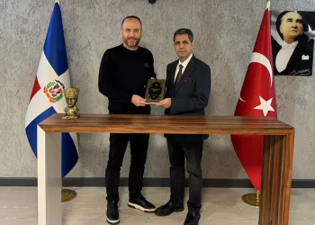 Mehmet Çetinkaya’dan Fahri Konsolos Ömer Aydoğdu’ya ziyaret