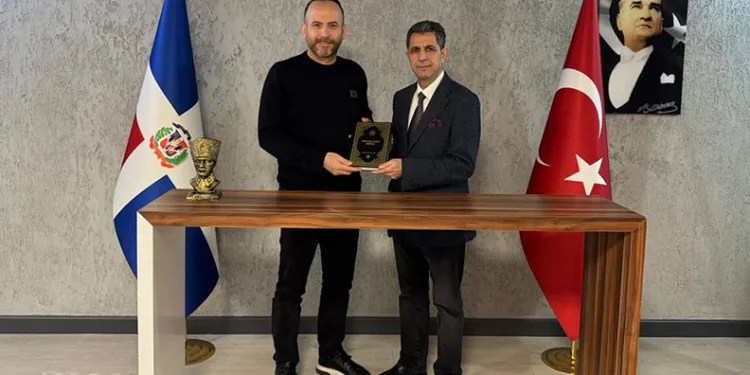 Mehmet Çetinkaya’dan Fahri Konsolos Ömer Aydoğdu’ya ziyaret