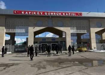 Türkiye-İran sınır kapılarında günübirlik yolcu geçişleri durduruldu