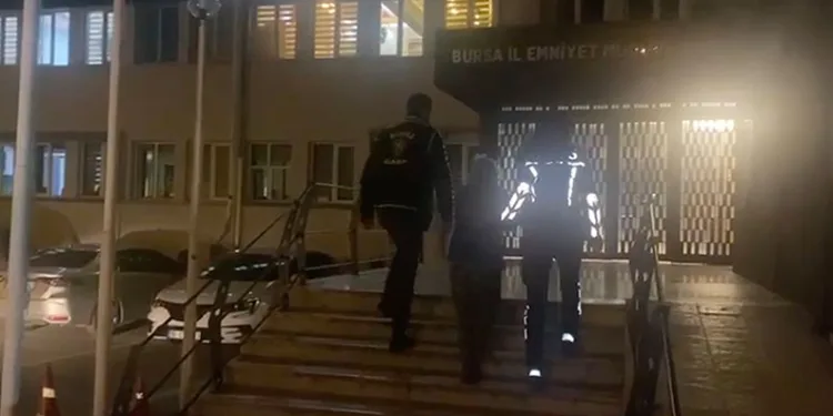 Bursa’da 7 yıldır aranan çocuk emniyetin özel ekibiyle bulundu