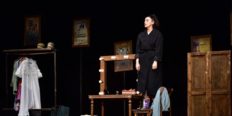 Ödüllü ‘Yan Rol’ Bursa’da ayakta alkışlandı