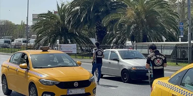 Taksilerde zorunluluk başladı