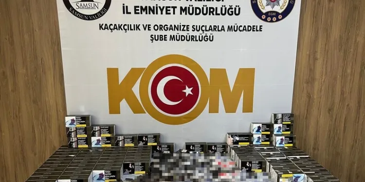 Öldürülen oğlunun doğum gününü mezarı başında kutladı