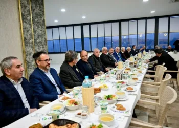 Başkan Geçit, belediye meclis üyeleriyle ‘vefa’ iftarında buluştu