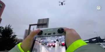 İstanbul’da trafik polislerince taralı alan ihlali uygulaması yapıldı