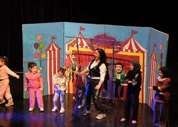 Yıldırımlı çocuklara kukla gösterisi