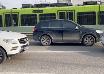 Bursa’da yolun ortasına bırakılan cip herkesi şaşırttı