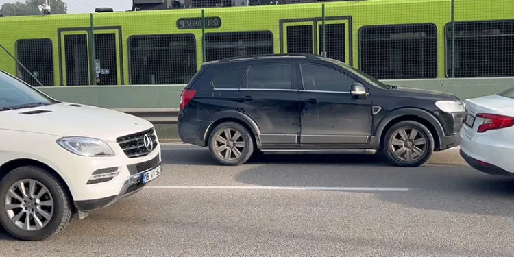 Bursa’da yolun ortasına bırakılan cip herkesi şaşırttı