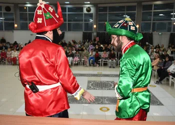 Ovaakça karagöz ve sihirbazlık gösterisiyle şenlendi