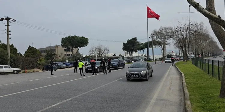 Mudanya’da polis ekipleri göz açtırmıyor