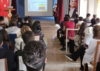 Karacabey Belediyesi’nden öğrencilere sağlıklı beslenme eğitimi