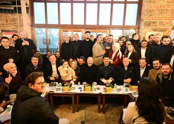 Tarihi Abdal Meydanı’nda binler sahur sofrasında buluştu