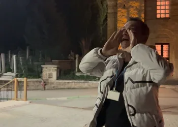 Bu mahallede davul çalanın başı belaya giriyor