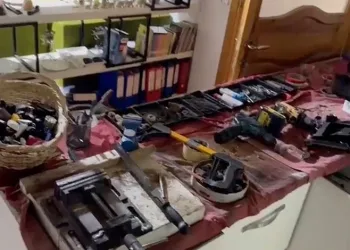 Ev, DEAŞ bağlantılı silah imalathanesi çıktı