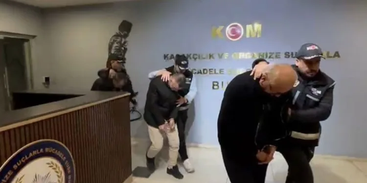 Bursa’da milyonluk tefecilik vurgunu çökertildi: 3 tutuklama