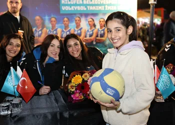 Nilüfer’in Sultanları 8 Mart’ta taraftarıyla buluştu