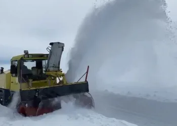 Kars’ta 25 köy yolu ulaşıma kapandı, ekipler seferber oldu