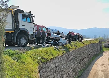 Balıkesir’de feci kaza: 1 ölü, 2 yaralı