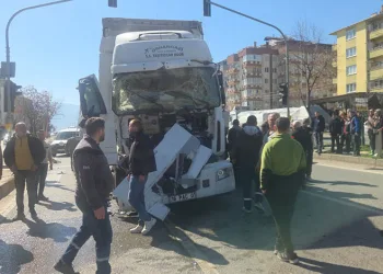 Bursa’da zincirleme kaza: 5 yaralı