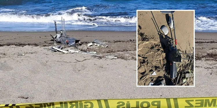 Sakarya’da halk plajında İHA alarmı: 400 metrelik alan boşaltıldı