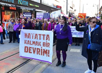 Bursa’da Kadınlardan 8 Mart’ta Güçlü Mesaj