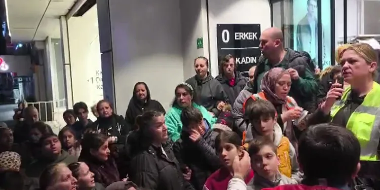 Bursa’da ihtiyaç sahibi 400 çocuğa bayram sevinci