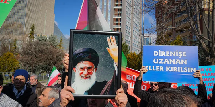 İran’ın Ankara Büyükelçiliği’nde bayraklar yarıya indi