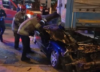 Bursa’da otomobil TIR’ın altına girdi: Sürücü ağır yaralandı