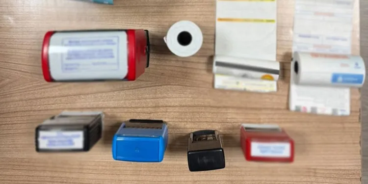 İstanbul’da yabancılara sahte belge düzenleyen şebeke çökertildi