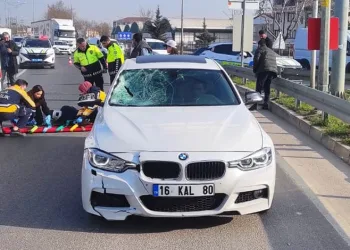 Bursa’da otomobilin çarptığı yaya ağır yaralandı