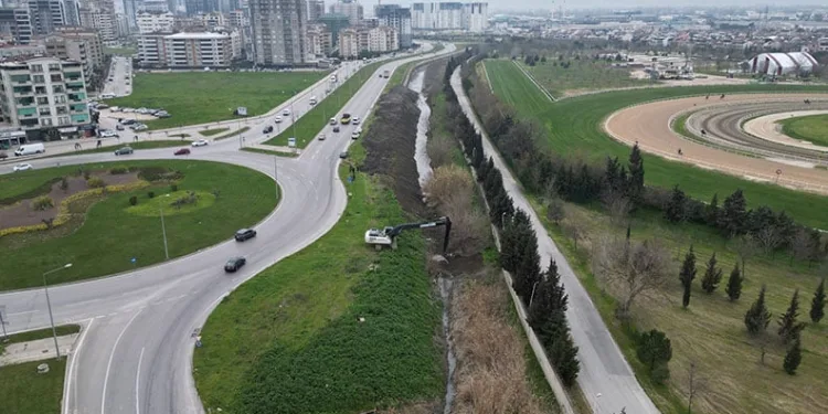 Ayafatma Deresi’nde kapsamlı temizlik çalışması