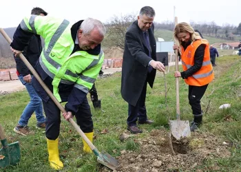 Unçukuru Mahallesi’nde atıl arazi Umut Ormanı’na dönüşüyor