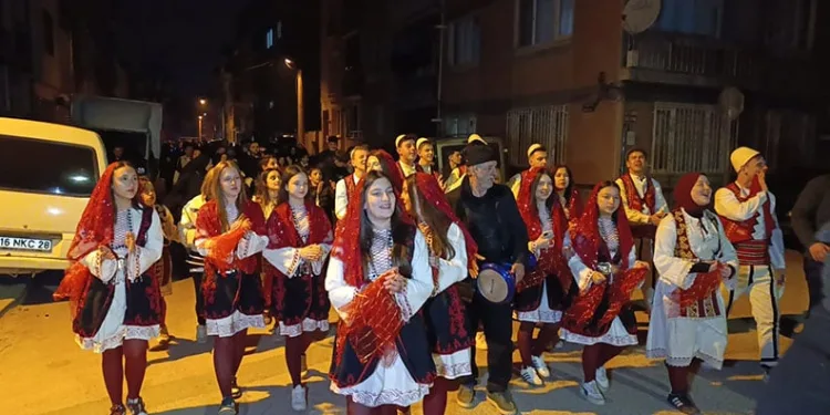 Rumeli geleneği Bursa’da sahura renk kattı