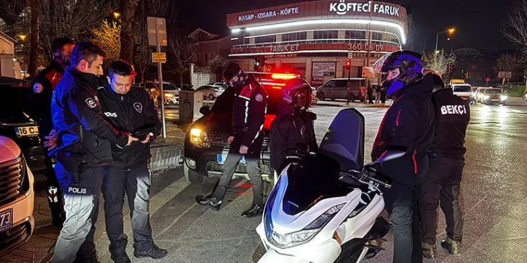 Bursa’da o mahalleye akın eden sürücülere polis uygulaması