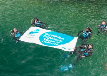 Marmara’nın derinliklerindeki “Hayalet Ağ” tehdidine sanat dokunuşu: Çıkarılan ağlar sanat eserine dönüştü