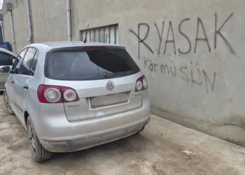 “Park yasak, kör müsün” yazısı da işe yaramadı