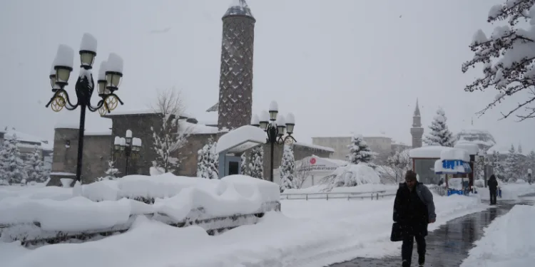 Gece kar yağışı bekleniyor