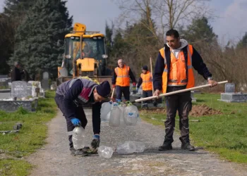 Mezarlıklar Ramazan Bayramı’na hazırlanıyor